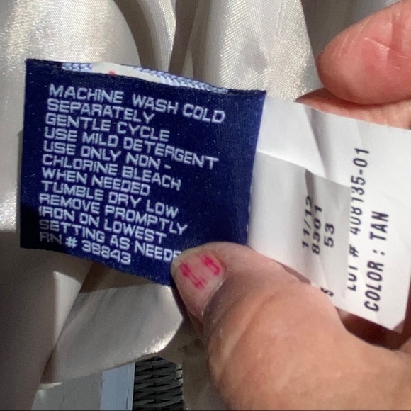 Mackintosh rain jacket with Detachable hood and large pockets. Preppy gear. - Picture 7 of 12